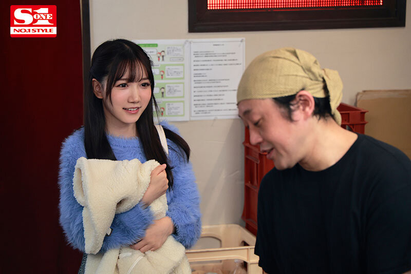 終電を逃したバイト先店長と女子大生はその後…ホテルで朝まで甘くて切ない性交に溺れてしまった、イケない純愛相部屋NTR 三田真鈴(sone00182) シーン1
