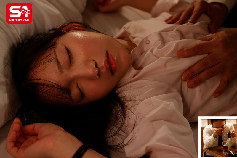 顔採用の新人OLは大嫌いなセクハラ上司に7日間こっそり媚薬を盛られ出張同行日にムラムラ爆発!キモいペニスが欲しくてたまらない。 三田真鈴(sone00747) シーン5
